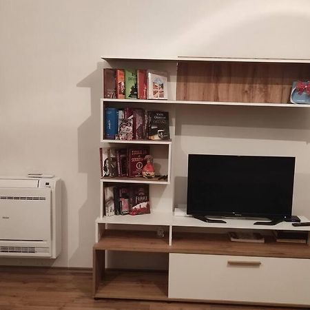Modern Apartment In Тирана Екстер'єр фото