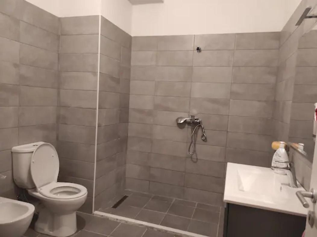 Modern Apartment In Тирана Екстер'єр фото