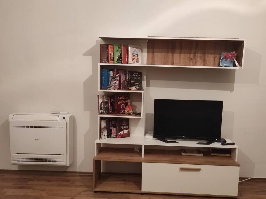 Modern Apartment In Тирана Екстер'єр фото